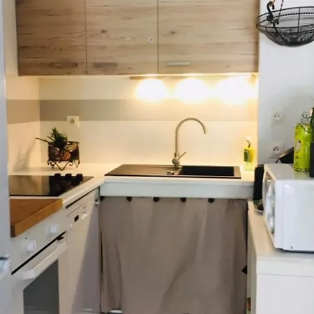 Spacieux T2 Avec Jardin, Loggia, Terrasse Et Box Privé à - Fr-1-472a-225 Appartamento Sète