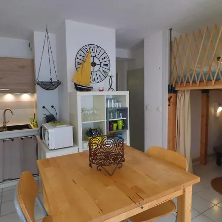 Apartment Spacieux T2 Avec Jardin, Loggia, Terrasse Et Box Prive A - Fr-1-472a-225 Sete
